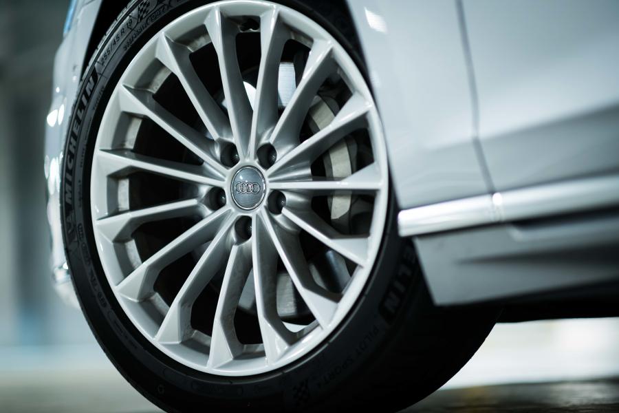 Колеса Audi A8 55 TFSI Quattro (D5) 2018 года  (JP) (фото 21 из 21)